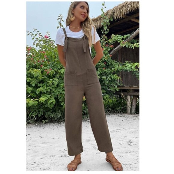 New Straight Leg Jumpsuit with Pockets - Picture 2 of 3